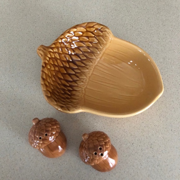 Harvest Other - 🍁Harvest Acorn Dish & Acorn Salt & Pepper Shakers🍁